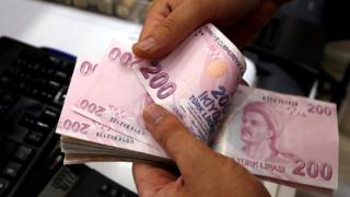 لیر در هشت ماه گذشته یک سوم ارزش خود را از دست داده است