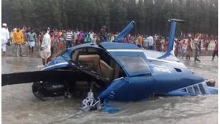 কক্সবাজার সৈকতে বিধ্বস্ত হেলিকপ্টার