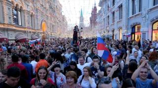 Оргкомитет прошедшего в 2018 году чемпионата мира по футболу оценил общий экономический эффект от проведения турнира для российской экономики более чем в 950 млрд рублей