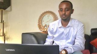 Dargaggoo ofiin Afaan Chaayinaa baratee hojii itti argate