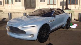Aston Martin DBX был представлен в центре города Кардиффа в среду
