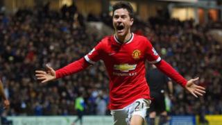 Barcelona inajiandaa kwa uhamisho wa mwezi Januari wa kiungo wa kati wa Manchester United Ander Herrera, 28. (Don Balon, via Daily Express)