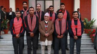 क्रिकेट टोलीसंग प्रधानमन्त्री ओली