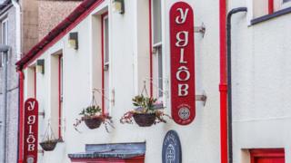 Glôb, Bangor