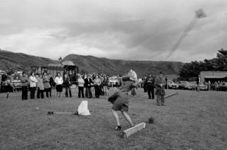 Tossing the broom, Dunbeath