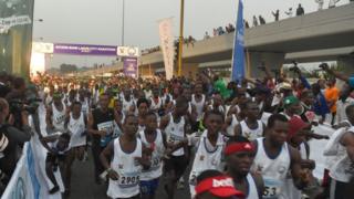 Awọn olukopa n sare