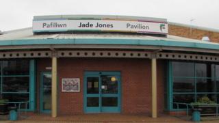 pafiliwn jade jones