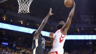 James Harden domine Draymond Green