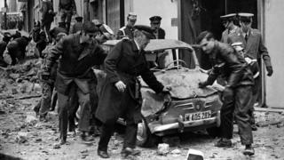 Взрыв бомбы, который убил премьер-министра Испании Луиса Карреро Бланко в декабре 1973 года