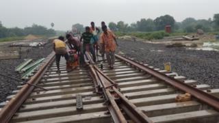 रेल