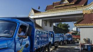 တရုတ်နိုင်ငံဘက်ကတော့ ဓာတ်မြေသြဇာ၊ လျှပ်စစ်ပစ္စည်းနဲ့ အိမ်ဆောက်ပစ္စည်းတွေကို ဆန်နဲ့လဲလှယ်ဖို့ စွေ့ချိုင် ကုမ္ပဏီနဲ့ ဆွေးနွေးထားတယ်