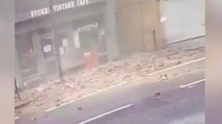Srušena zgrada na ulici