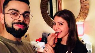 विराट ने अनुष्का के साथ अपनी तस्वीर ट्वीट करते हुए उन्हें हैप्पी बर्थडे विश किया