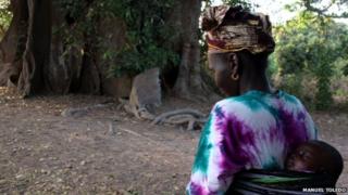 Mwanamke na mwanawe nchini Senegal