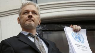 Julian Assange atinya kurungikwa muri Amerika, aho leta imurega kuyimenera amabanga ku rubuga rwiwe Wikileaks