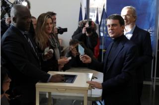 Sabiq baş nazir Manuel Valls sosalistlər arasında ən populyar namizəd hesab olunur