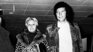 Melinda Rose Woodward a Tom Jones