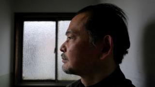 Ikeida, un japonés de 55 años, es hikikomori.