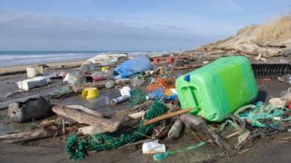Basura en la playa
