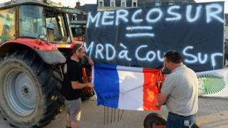 Agricultores protestam na França contra acordo da União Europeia com o Mercosul