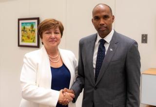 Ra'iisul wasaaraha Soomaaliya Xasan Cali Kheyre iyo Agaasimaha Maamulka Hay'adda Lacagta Adduunka ee IMF, Kristalina Georgieva