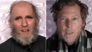 Изображения, снятые на видео, опубликованном талибами 11 января 2017 года, показывают, что американский мужчина, которого звали Кевин Кинг (слева), и австралиец, которого опознали как Тимоти Уайнс, разговаривают в камере, находясь в плену.