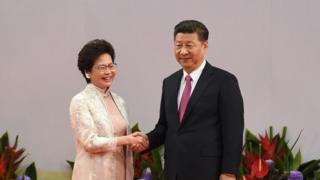 Ông Tập Cận Bình 'rất tin tưởng' bà Carrie Lam