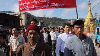 ကျပ်ပြင်ကျေးရွာပေါင်း(၂၀)က လူပေါင်း ငါးရာနီးပါး ဆန္ဒပြ