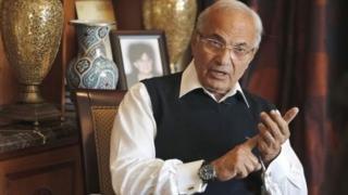 Ahmed Shafik est le dernier Premier ministre du président Hosni Mubarak, qui a été évincé du pouvoir par une révolte populaire en 2011.