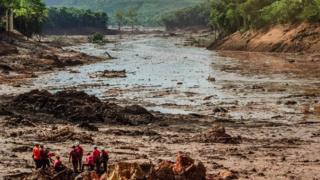 Последствия прорыва дамбы в Брумадинью