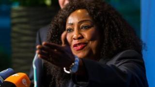 Mrs Fatma Samoura ta maye gurbin tsohon sakatare janar na Fifa Jerome Valcke, wanda aka haramta wa shiga harkar kwallon kafa tsawon shekara 12