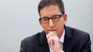 'Jornalismo não é crime': colunista de mídia do Washington Post comenta caso Greenwald 'Jornalismo não é crime': colunista de mídia do Washington Post comenta caso Greenwald