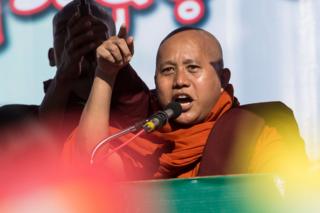 ၂၀၁၈ အောက်တိုဘာလက တပ်မတော်ထောက်ခံဟောပြောပွဲတွင် ဦးဝီရသူကို ဟောပြောစဉ်