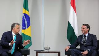 Jair Bolsonaro com o premiê da Hungria, Viktor Orbán, em 2 de janeiro