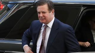 Бывший руководитель кампании Трампа Пол Манафорт прибыл в суд в Вашингтоне 15 июня 2018 года