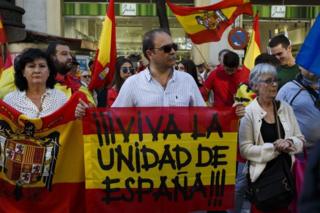 Unjuk rasa mendukung pemerintah Spanyol