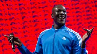 Stormzy на другом этапе Гластонбери 2017