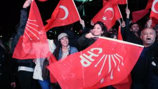 Ankara'da CHP önde.