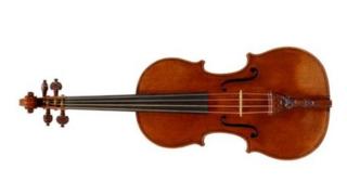 The Lady Blunt violin, photograph by Robert Bailey, Tarisio