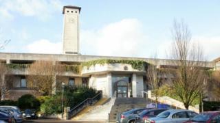 Llys y Goron Casnewydd