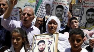 Ribuan warga Palestina ditahan Israel atas alasan keamanan.