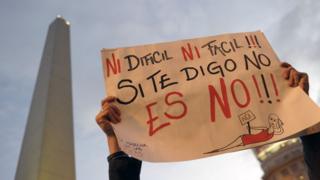 Pancarta en protesta por los abusos sexuales