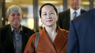 Chief Financial Officer Huawei Technologies Meng Wanzhou meninggalkan Pengadilan Tinggi British Columbia pada 23 September 2019 di Vancouver, Kanada