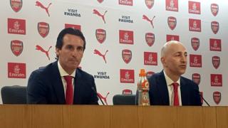 Aworan Unai Emery ati Ivan Gasidis
