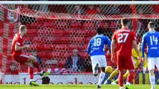 Sam Cosgrove scores