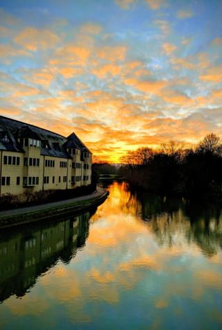 The sunset seen from Grandpont foot bridge