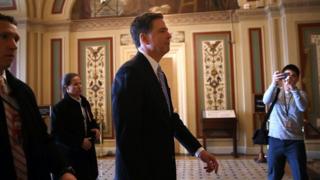 James Comey azumvirizwa n'abakenguzamateka ku munsi wa kane