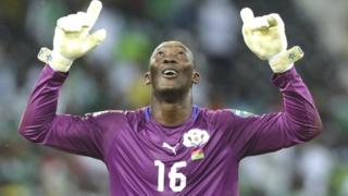 Abdoulaye Soulama a commencé ses premiers pas au football à l'Union Sportive de la Comoé (USCO) de Banfora.