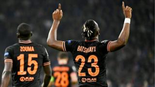 Michy Batshuayi lẹyinn to sọ bọọlu sinu awọn Ajax