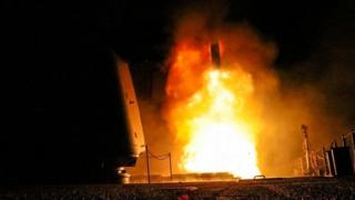 Gantaalka Tomahawk ayaa waxaa laga ganay markabka Mareykanka ee USS Monterey